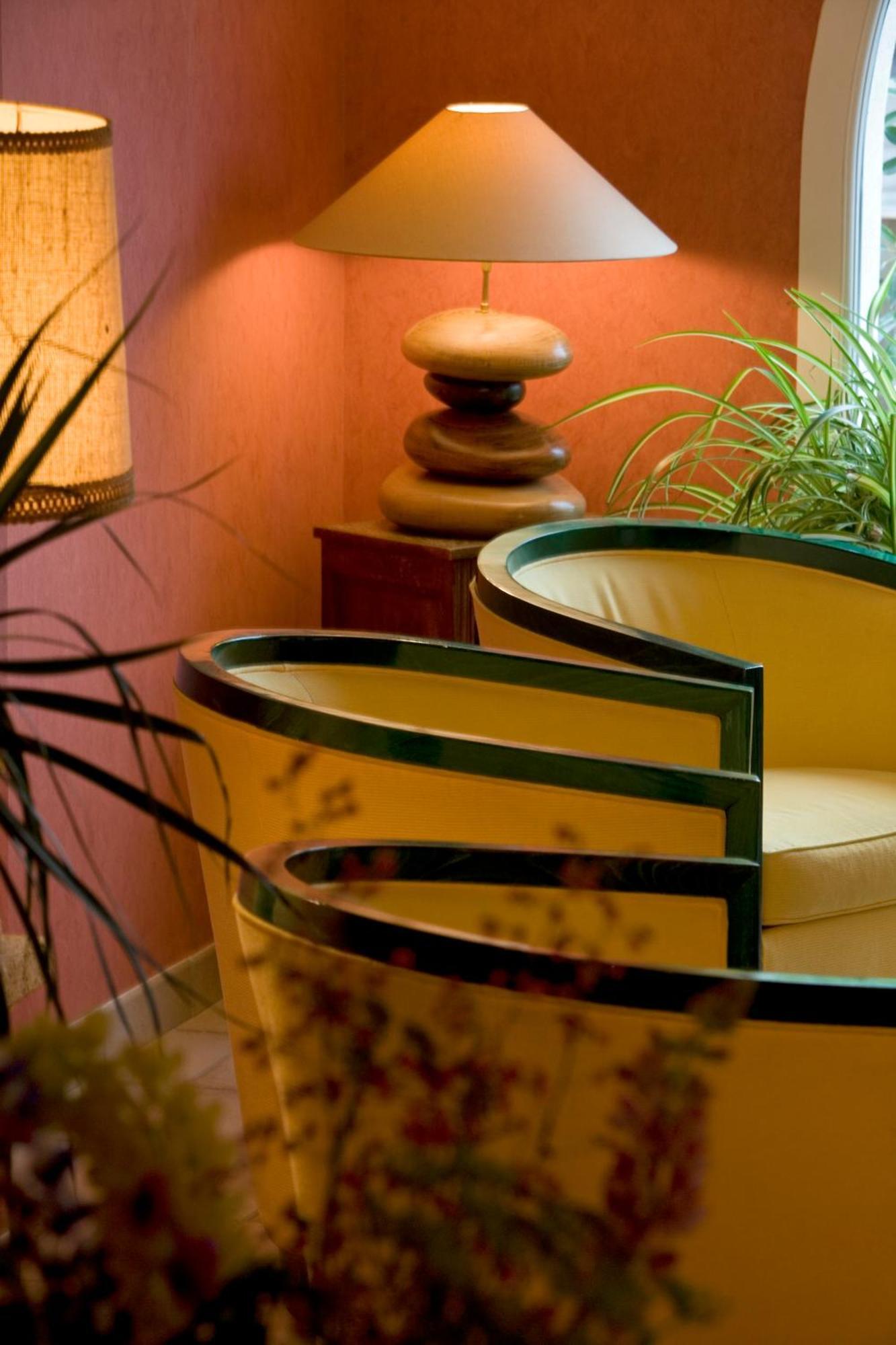 Logis Hotel Spa Restaurant Le Provence Ланарс Екстер'єр фото