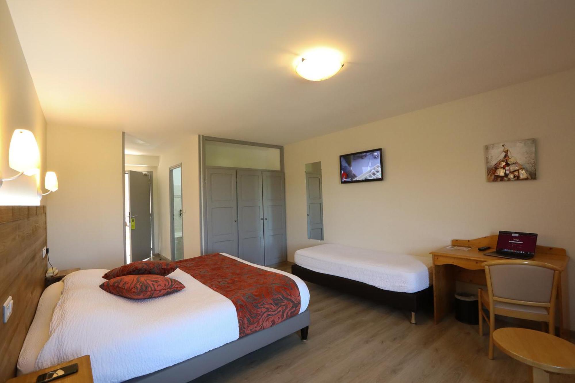 Logis Hotel Spa Restaurant Le Provence Ланарс Екстер'єр фото