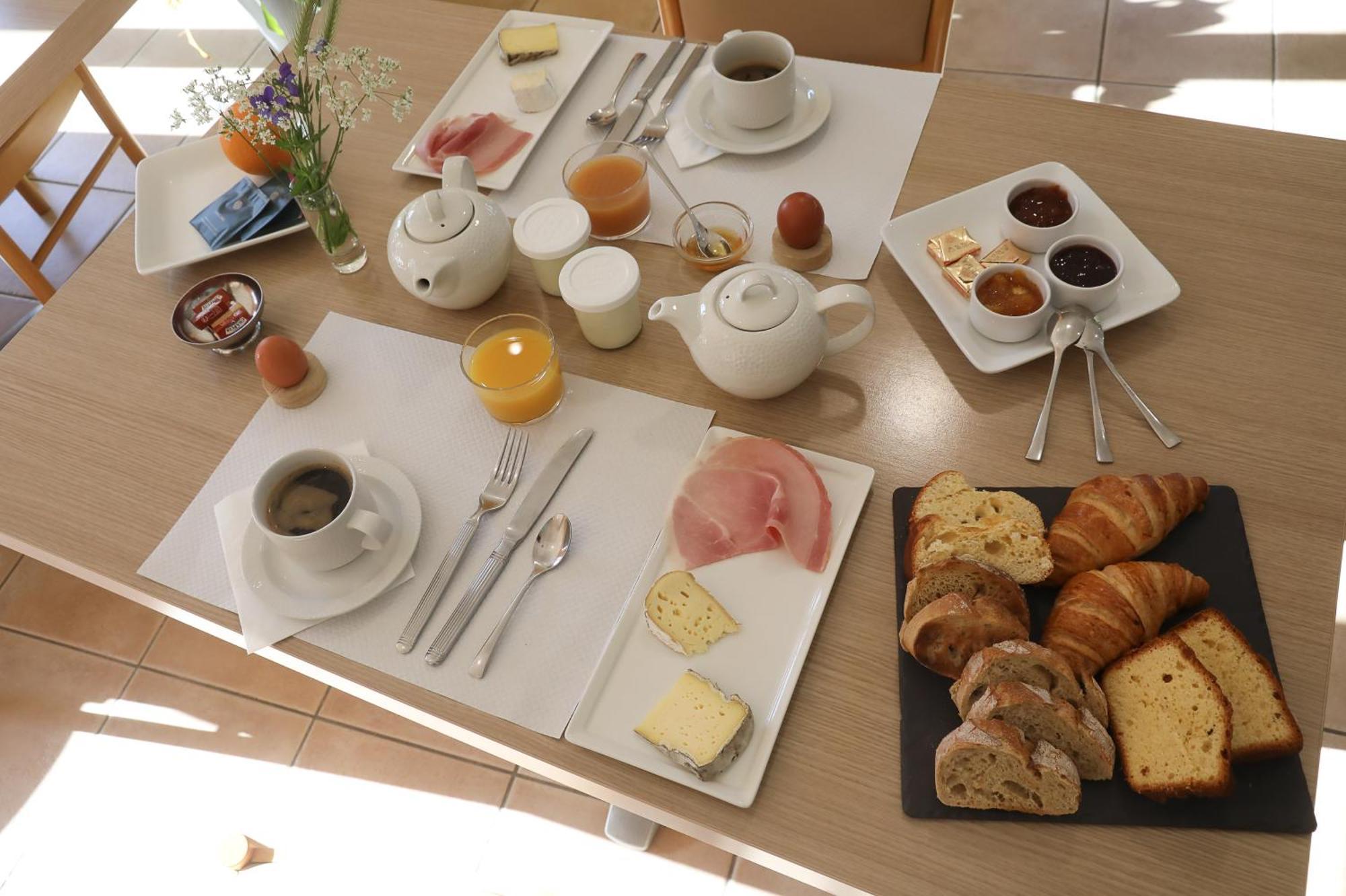 Logis Hotel Spa Restaurant Le Provence Ланарс Екстер'єр фото