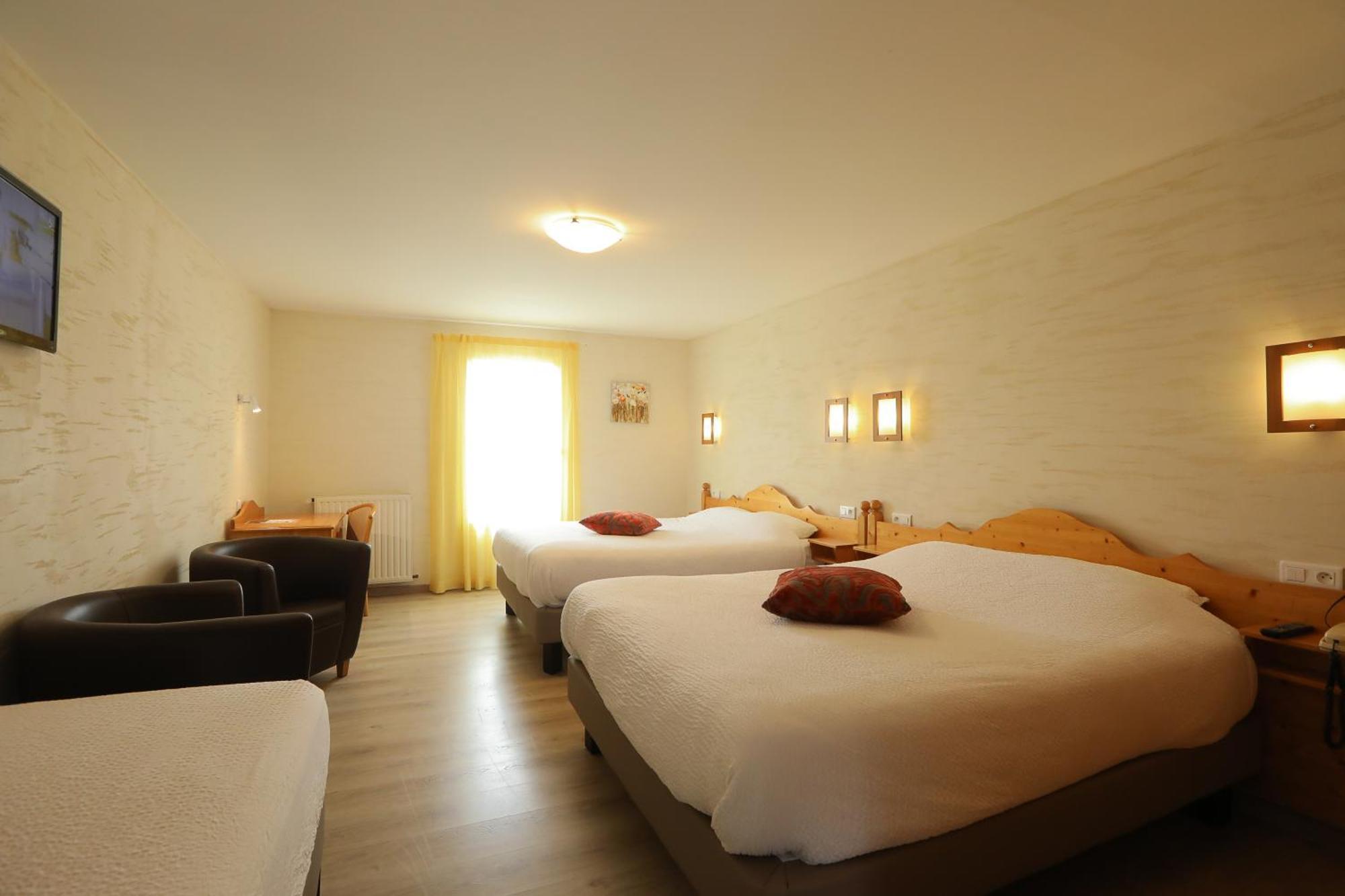 Logis Hotel Spa Restaurant Le Provence Ланарс Екстер'єр фото